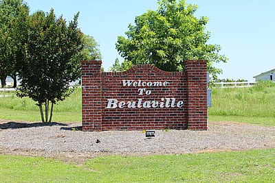 Photo of the Beulaville town sign.
