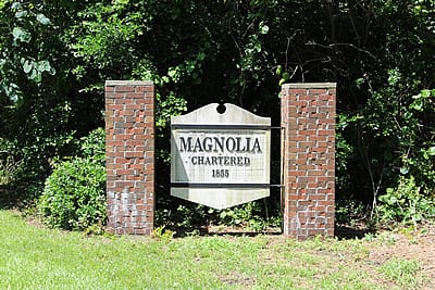 Photo of Magnolia's town sign.